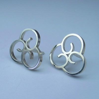 earrings by Yolanda Döpp from doppsieraden.nl